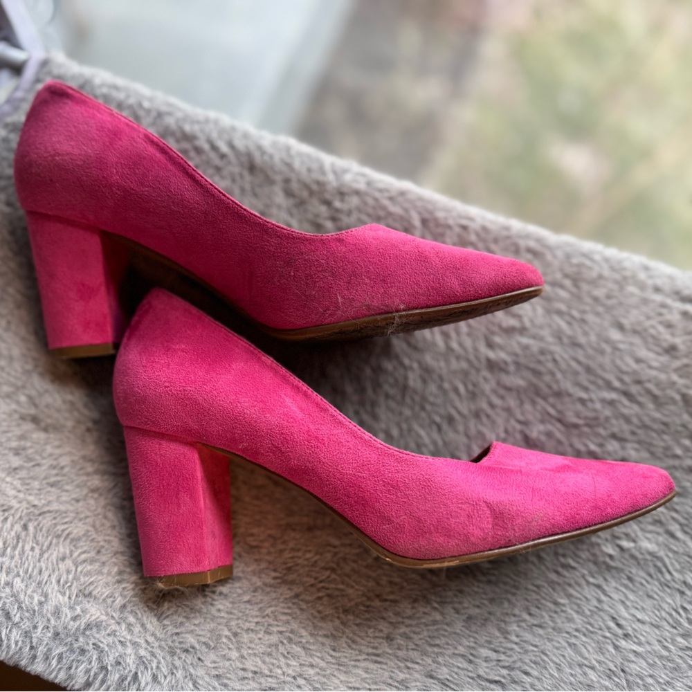 IDIFU Raspberry Pink Pointed-Toe Pumps - Picture 3 of 9